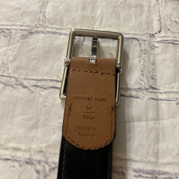 MICHAEL KORS VINTAGE MADE IN TAIWAN BROWN WITH SILVER TONE BUCKLE BELT SIZE 34 - Picture 3 of 8